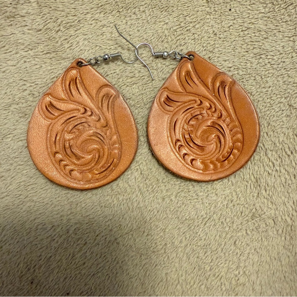 Leather Tear Drop earrings